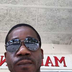 Meet your Posher, Roniel